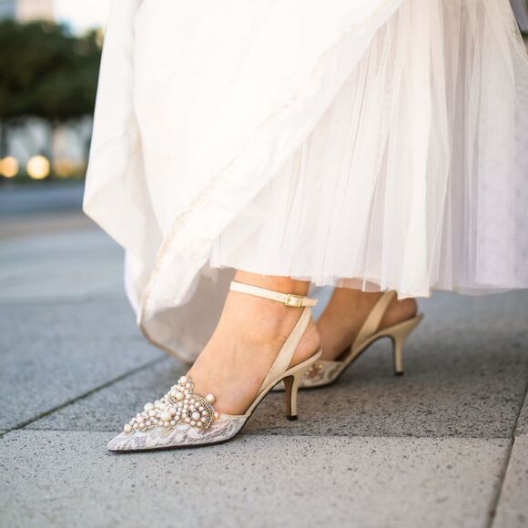 J.Renee Cream and Gold Heels with Pearl Embellishments - Picture 2 of 9
